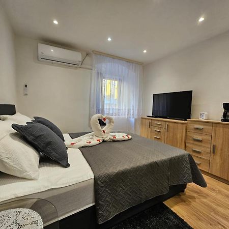 Centar Ri-Room Rijeka Exterior photo