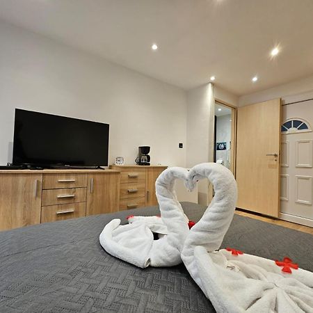 Centar Ri-Room Rijeka Exterior photo