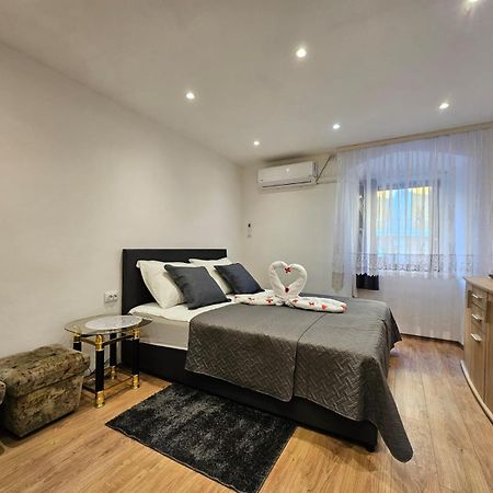 Centar Ri-Room Rijeka Exterior photo