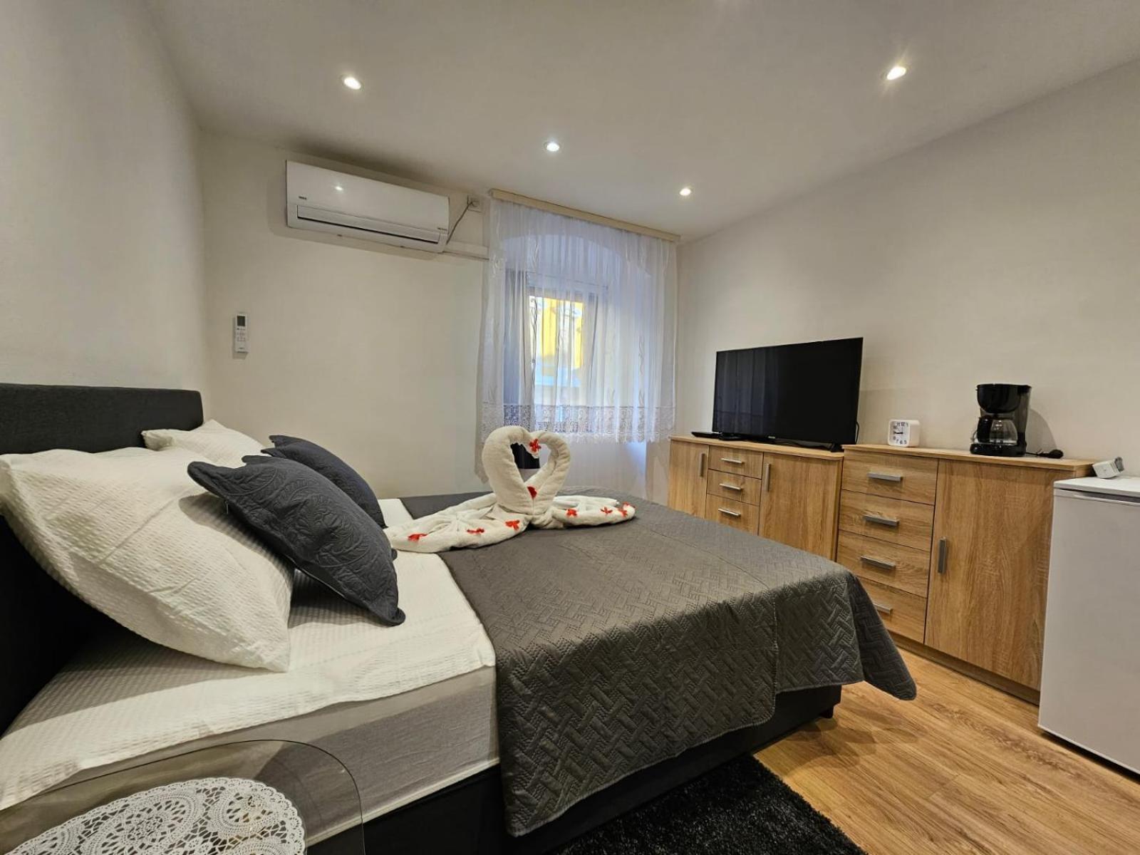 Centar Ri-Room Rijeka Exterior photo